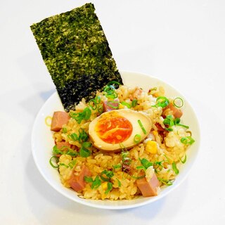 ラーメン食材でラーメンご飯を！煮卵混ぜご飯